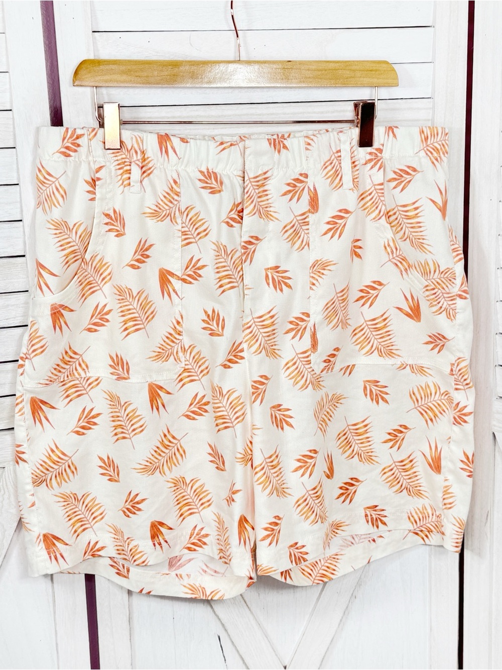 Soft Surroundings Summer Breeze Palm Print Linen Bermuda Shorts Orang Large